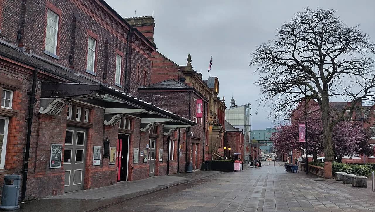 Pyramid and Parr Hall
