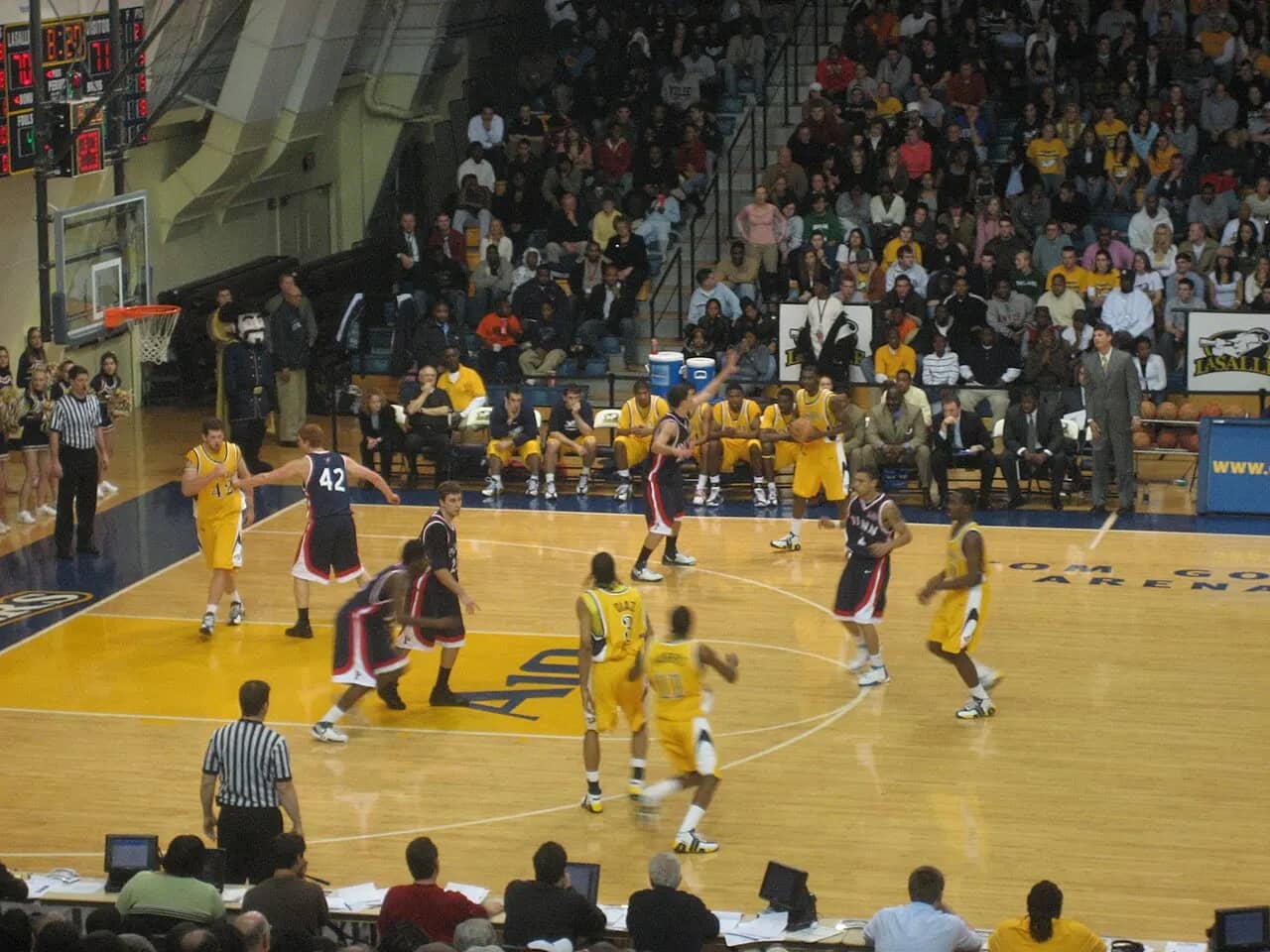 Tom Gola Arena