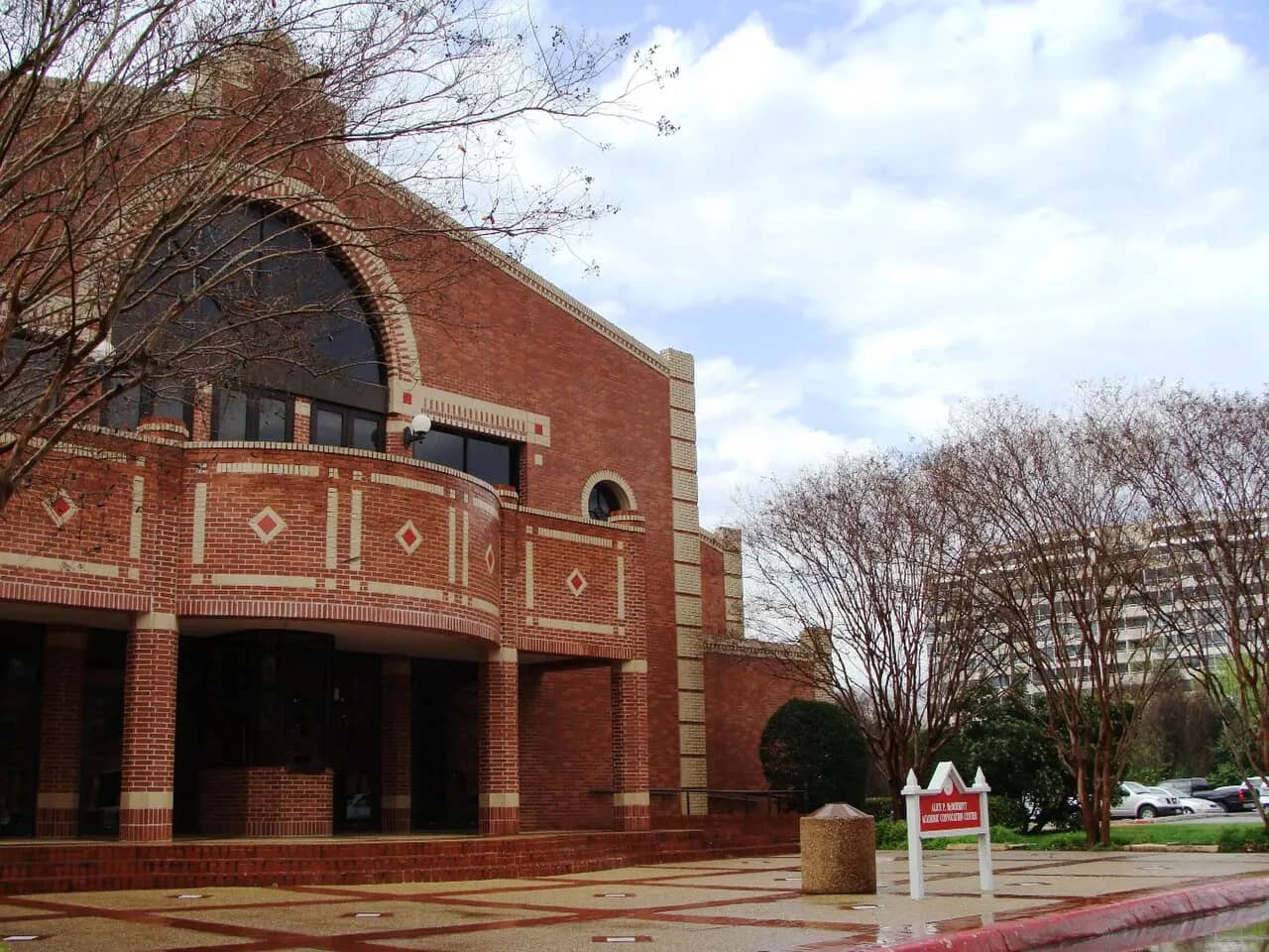 McDermott Convocation Center