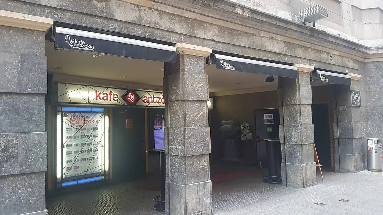 Kafe Antzokia