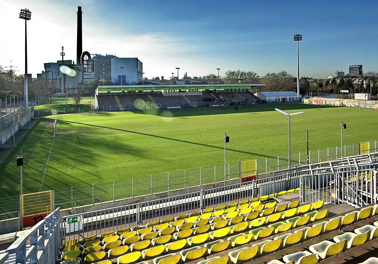 Paul-Janes-Stadion