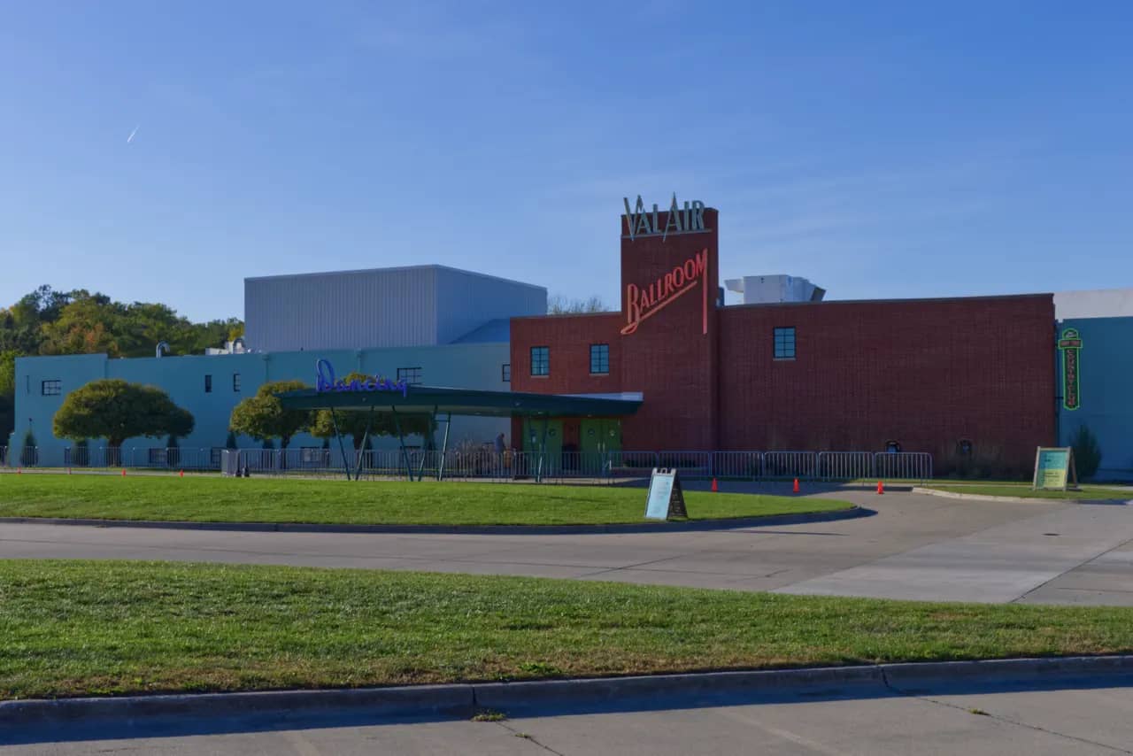 Val Air Ballroom