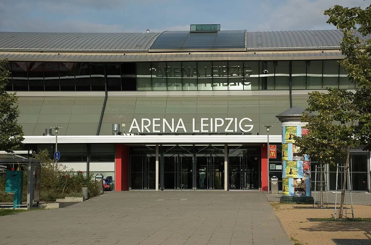 QUARTERBACK Immobilien ARENA