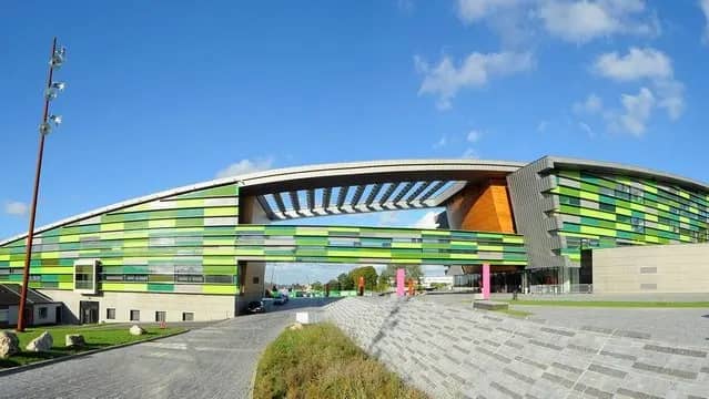 ARENA STADE COUVERT