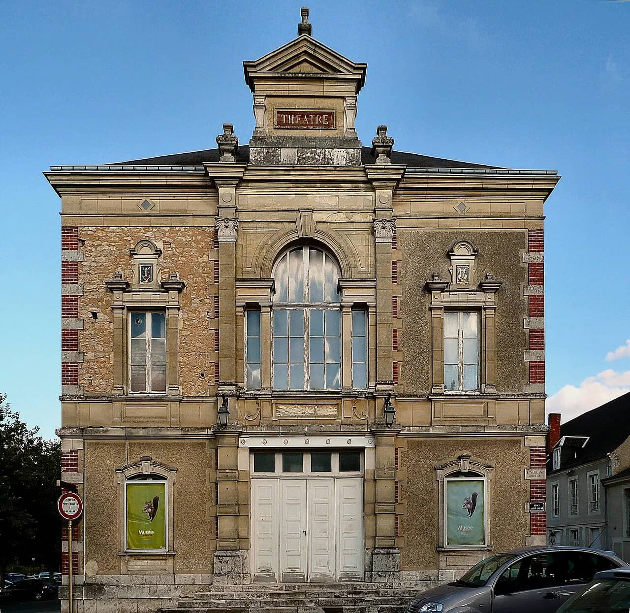 THEATRE MUNICIPAL