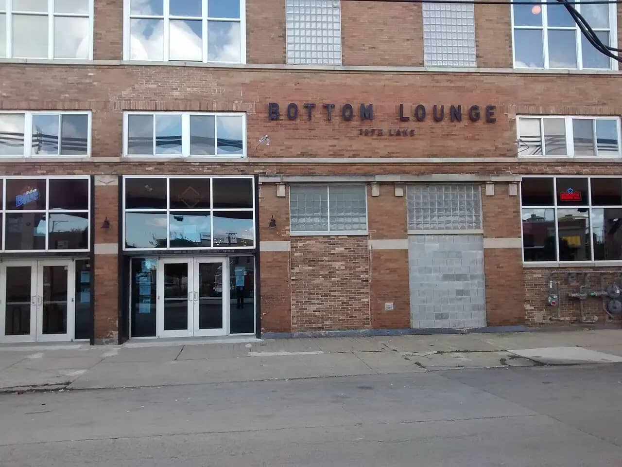 Bottom Lounge