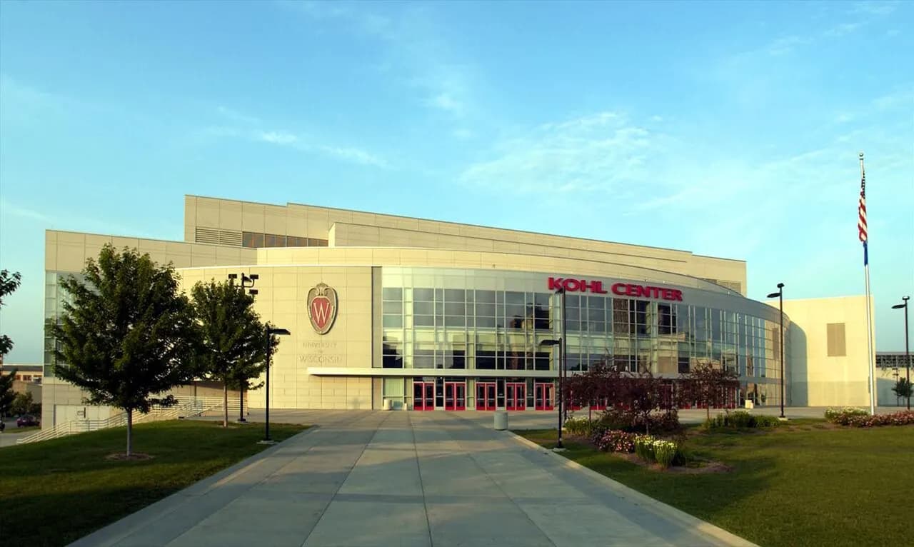 Washington Huskies at Wisconsin Badgers Mens Basketball
