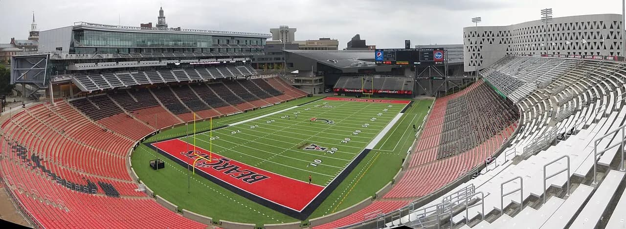 Houston Cougars at Cincinnati Bearcats Football