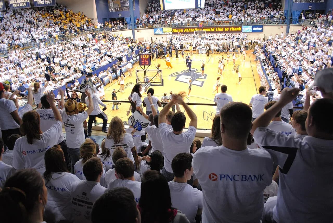 Central Michigan Chippewas at Akron Zips Womens Volleyball