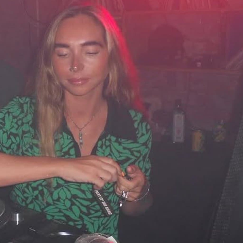 Aly p (Off:peaK)