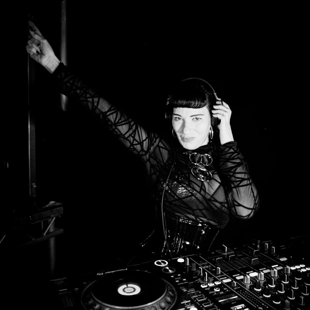 DJ Gillywoo