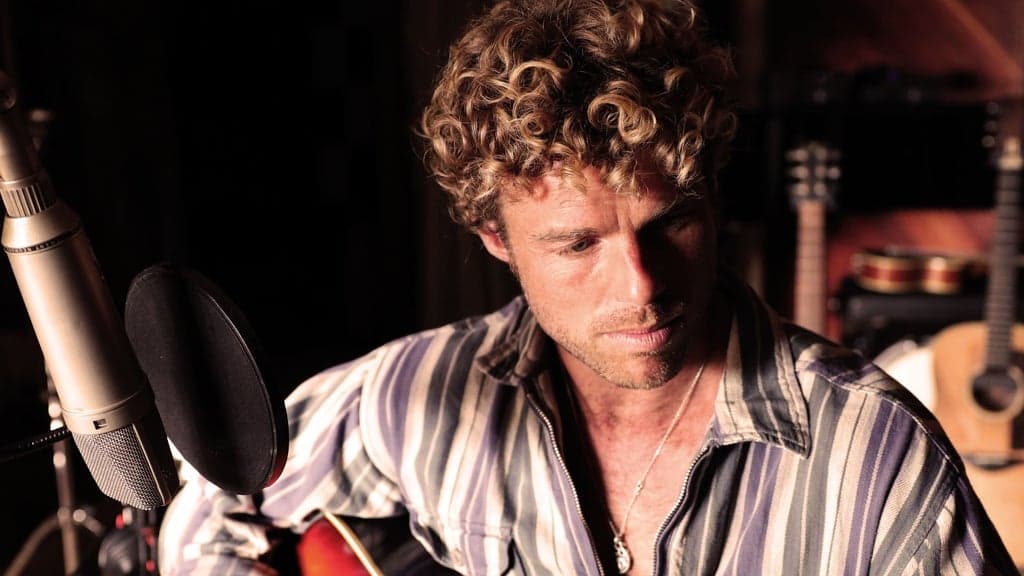 Kim Churchill Live at Beach Road, Bondi