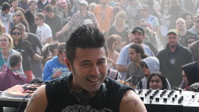 Tsuyoshi Suzuki