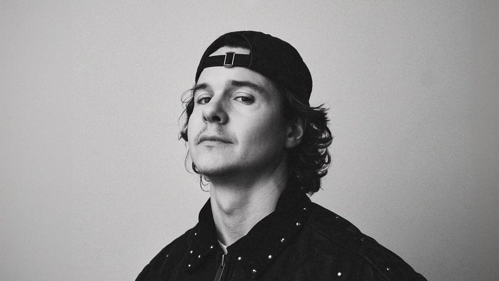 LUKAS GRAHAM