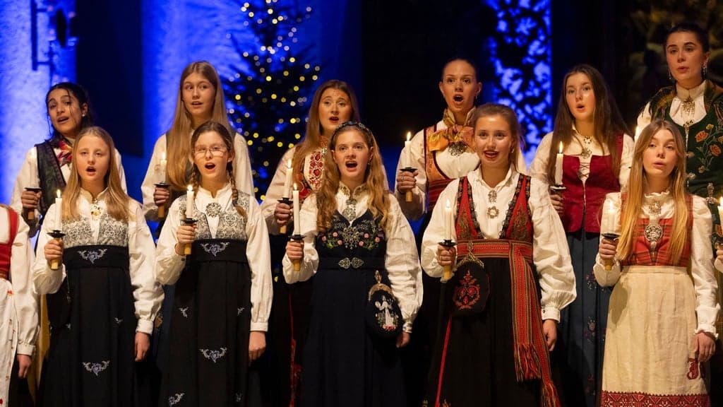 Tindrande ljos - The Norwegian Girls Choir's Christmas Concerts