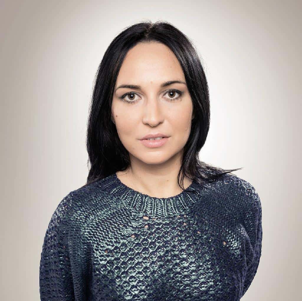 Annie Errez