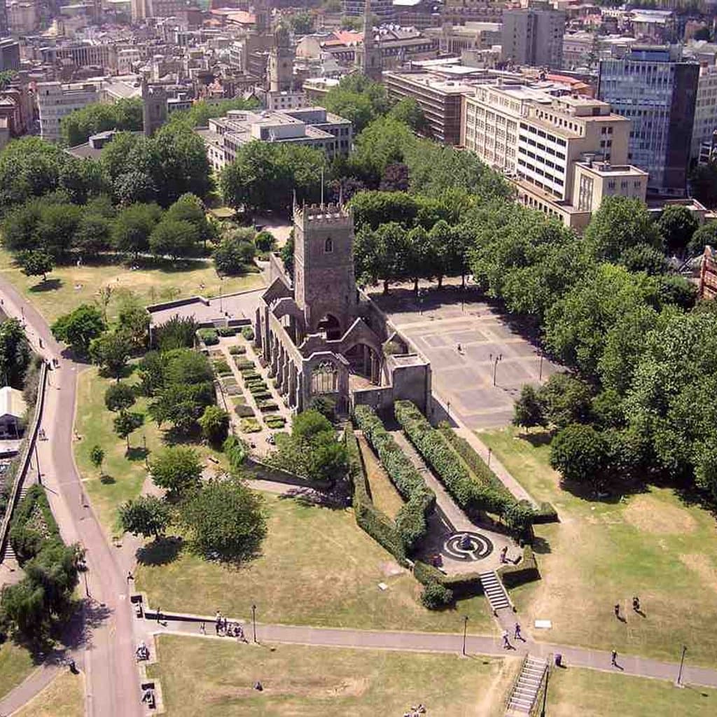 Bristol Audio Tour: Bristol's Timeless Landmarks Audio Odyssey